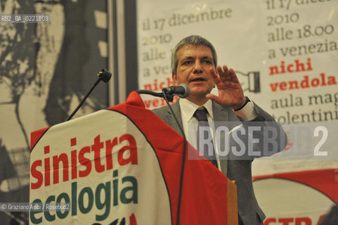 Venice 17/12/10 -  The Puglia Governor Nichi Vendola in a public debate i Architecture University politica IUAV ©Graziano Arici/Rosebud2
