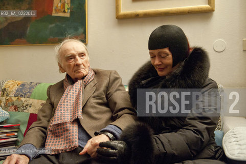 Pieve di Soligo (TV) 14/1/02/11 - In St Valentinès Day, the poet Patrizia Valduga, in Pieve di Soligo to present his book Poeti innamorati about poetry and love, meet the poet Andrea Zanzotto at home letteratura poesia ©Graziano Arici/Rosebud2