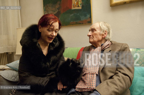 Pieve di Soligo (TV) 14/1/02/11 - In St Valentinès Day, the poet Patrizia Valduga, in Pieve di Soligo to present his book Poeti innamorati about poetry and love, meet the poet Andrea Zanzotto at home letteratura poesia ©Graziano Arici/Rosebud2