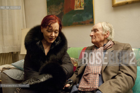 Pieve di Soligo (TV) 14/1/02/11 - In St Valentinès Day, the poet Patrizia Valduga, in Pieve di Soligo to present his book Poeti innamorati about poetry and love, meet the poet Andrea Zanzotto at home letteratura poesia ©Graziano Arici/Rosebud2