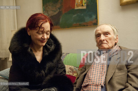 Pieve di Soligo (TV) 14/1/02/11 - In St Valentinès Day, the poet Patrizia Valduga, in Pieve di Soligo to present his book Poeti innamorati about poetry and love, meet the poet Andrea Zanzotto at home letteratura poesia ©Graziano Arici/Rosebud2