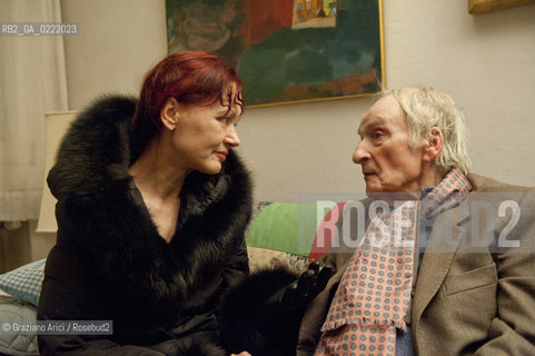 Pieve di Soligo (TV) 14/1/02/11 - In St Valentinès Day, the poet Patrizia Valduga, in Pieve di Soligo to present his book Poeti innamorati about poetry and love, meet the poet Andrea Zanzotto at home letteratura poesia ©Graziano Arici/Rosebud2