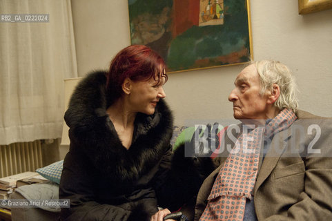 Pieve di Soligo (TV) 14/1/02/11 - In St Valentinès Day, the poet Patrizia Valduga, in Pieve di Soligo to present his book Poeti innamorati about poetry and love, meet the poet Andrea Zanzotto at home letteratura poesia ©Graziano Arici/Rosebud2