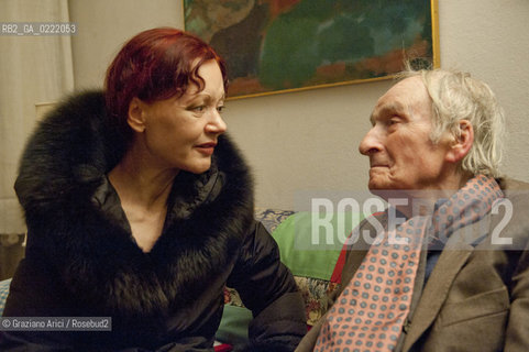 Pieve di Soligo (TV) 14/1/02/11 - In St Valentinès Day, the poet Patrizia Valduga, in Pieve di Soligo to present his book Poeti innamorati about poetry and love, meet the poet Andrea Zanzotto at home letteratura poesia ©Graziano Arici/Rosebud2