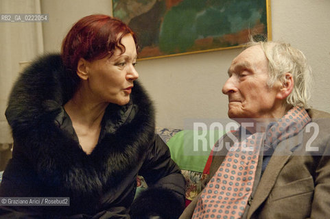 Pieve di Soligo (TV) 14/1/02/11 - In St Valentinès Day, the poet Patrizia Valduga, in Pieve di Soligo to present his book Poeti innamorati about poetry and love, meet the poet Andrea Zanzotto at home letteratura poesia ©Graziano Arici/Rosebud2