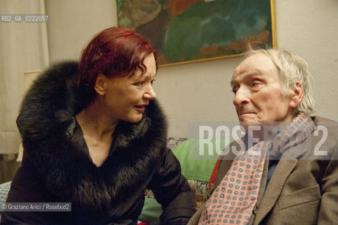 Pieve di Soligo (TV) 14/1/02/11 - In St Valentinès Day, the poet Patrizia Valduga, in Pieve di Soligo to present his book Poeti innamorati about poetry and love, meet the poet Andrea Zanzotto at home letteratura poesia ©Graziano Arici/Rosebud2