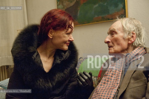 Pieve di Soligo (TV) 14/1/02/11 - In St Valentinès Day, the poet Patrizia Valduga, in Pieve di Soligo to present his book Poeti innamorati about poetry and love, meet the poet Andrea Zanzotto at home letteratura poesia ©Graziano Arici/Rosebud2