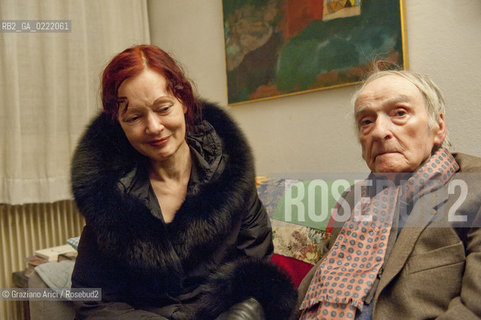 Pieve di Soligo (TV) 14/1/02/11 - In St Valentinès Day, the poet Patrizia Valduga, in Pieve di Soligo to present his book Poeti innamorati about poetry and love, meet the poet Andrea Zanzotto at home letteratura poesia ©Graziano Arici/Rosebud2