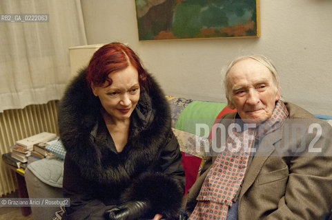 Pieve di Soligo (TV) 14/1/02/11 - In St Valentinès Day, the poet Patrizia Valduga, in Pieve di Soligo to present his book Poeti innamorati about poetry and love, meet the poet Andrea Zanzotto at home letteratura poesia ©Graziano Arici/Rosebud2