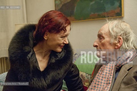 Pieve di Soligo (TV) 14/1/02/11 - In St Valentinès Day, the poet Patrizia Valduga, in Pieve di Soligo to present his book Poeti innamorati about poetry and love, meet the poet Andrea Zanzotto at home letteratura poesia ©Graziano Arici/Rosebud2