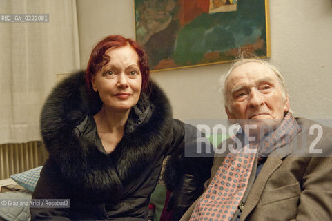 Pieve di Soligo (TV) 14/1/02/11 - In St Valentinès Day, the poet Patrizia Valduga, in Pieve di Soligo to present his book Poeti innamorati about poetry and love, meet the poet Andrea Zanzotto at home letteratura poesia ©Graziano Arici/Rosebud2