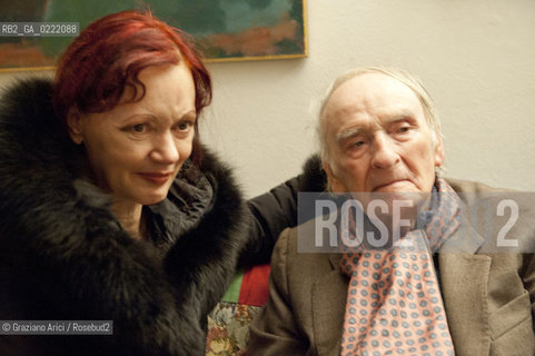 Pieve di Soligo (TV) 14/1/02/11 - In St Valentinès Day, the poet Patrizia Valduga, in Pieve di Soligo to present his book Poeti innamorati about poetry and love, meet the poet Andrea Zanzotto at home letteratura poesia ©Graziano Arici/Rosebud2