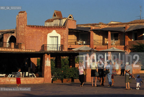 Sardegna,2002. Costa Smeralda,Porto Cervo.Yacht club. Geo isola Porto Cervo Costa Smeralda Yacht club .Sardinia,2002.Emeral Coast, Porto Cervo.Yacht club ©Graziano Arici/Rosebud2