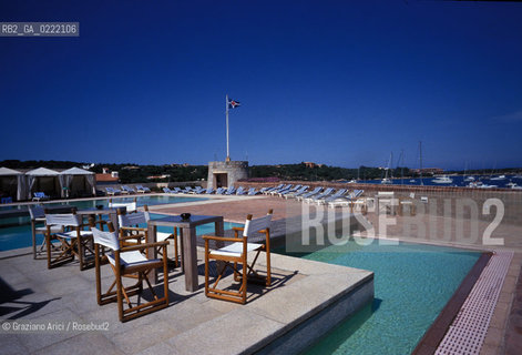 Sardegna,2002. Costa Smeralda,Porto Cervo.Yacht club. Geo isola Porto Cervo Costa Smeralda Yacht club .Sardinia,2002.Emeral Coast, Porto Cervo.Yacht club ©Graziano Arici/Rosebud2
