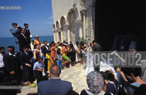 Trani (Puglia),2002.Matrimonio nella Cattedrale romanica di Trani. Geo Chiesa Cattedrale Romanico.Trani (Puglia), 2002.Wedding at the romanesque Cathedral ©Graziano Arici/Rosebud2