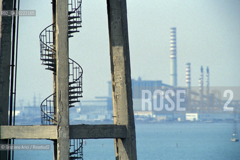 - Isola di Sacca Sessola,Venezia.Isola abbandonata di Sacca Sessola,dal 1911 fino al 1979 fu usata come ospedale.Veduta di Portomarghera vista dallisola.Geo isola ospedale island.- Island of Sacca Sessola, Venice.The Island from 1911 to 1979 it was used as a hospital  ©Graziano Arici/Rosebud2
