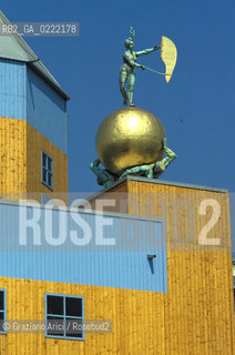 -Venezia,1980. La Biennale Carnevale di Teatro. Il teatro del mondo opera dellarchitetto Aldo Rossi. Teatro architetto opera .-Venice,1980. The Carnival Biennale of Theatre. The worlds Theatre work of the architect Aldo Rossi ©Graziano Arici/Rosebud2