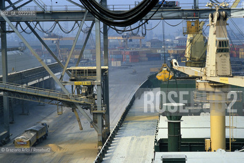 Venezia, 1995. Portomarghera. Geo Marghera Fabbrica Industria paesaggio industriale.Venice,1995.Porotmarghera. Industrial Landscape ©Graziano Arici/Rosebud2