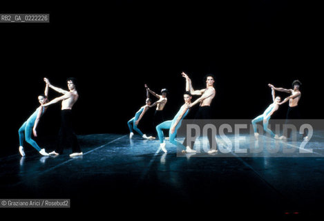 Venezia, 1982.Gran Teatro La Fenice. Balletto Bolero, coreografia di Maurice Bejart, musica di Maurice Ravel, Corpo di Ballo Bejart Ballet Lausanne. Danza Teatro balletto Bolero Ravel Bejart.Venice, 1982. Gran Teatro La Fenice. The ballet Bolero choreographed by Maurice Bejart, music by Maurice Ravel, chorus Bejart Ballet Lausanne © Archivio Graziano Arici MES  astga ©Graziano Arici/Rosebud2