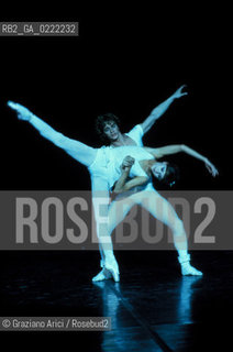Venezia, 1?.Gran Teatro La Fenice. Il Bolero di Ravel con coreografia di Maurice Bejart. Danza Teatro Balletto Arte Coreografia Musica Classica.Venice, 1?.Gran Teatro La Fenice. The Bolero ballet, by Maurice Bejart coreograph ©Graziano Arici/Rosebud2...La cessione dei diritti di questa immagine si intende per quanto di nostra competenza. Non comprende invece le eventuali spese  relative a diritti che potranno essere richiesti dagli Enti o persone fisiche cui appartengono eventualmente i soggetti  ripresi. Tali costi, ove necessari, e l’espletamento di qualsivoglia pratica di richiesta di concessione del permesso di pubblicazione sono esclusivamente a carico e a cura del soggetto acquirente di questa immagine.  astga ©Graziano Arici/Rosebud2