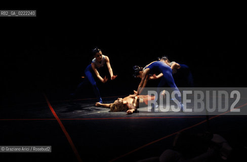 Venezia, 1980.Gran Teatro La Fenice. Balletto Il Flauto Magico, coreografia di Maurice Bejart, musica di Mozart, Corpo di Ballo Bejart Ballet Lausanne. Danza Teatro balletto Mozart Flauto Magico Bejart.Venice, 1980. Gran Teatro La Fenice. The ballet The Magic Flute choreographed by Maurice Bejart, music by Mozart, chorus Bejart Ballet Lausanne © Archivio Graziano Arici MES  astga ©Graziano Arici/Rosebud2