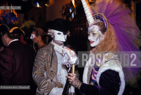 Venezia, 1986.Carnevale. Ballo della stampa a Palazzo Malipiero organizzato da Bruno Tosi. Carnevale Festa Stampa.Venice, 1986. Carnival of Venice. Press Party in the Palazzo Malipiero ©Graziano Arici/Rosebud2