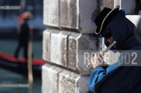 - Venezia,1993.Carnevale di Venezia.Maschera.GEO Carnevale maschera carnival travestimento.- Venice,1993. Carnival of Venice.Masker ©Graziano Arici/Rosebud2