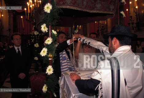 - Venezia, Cannaregio,1994. Il vecchio Ghetto Ebraico di Venezia.Festa di matrimonio. Geo ghetto ebraismo ebraico.- Venice,Cannaregio,1994.The old Jewish Ghetto of Venice. A jewish marriage ©Graziano Arici/Rosebud2