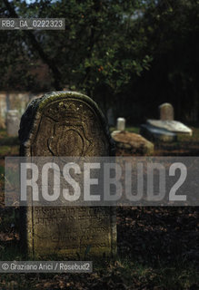 Lido di Venezia,1994. Lantico cimitero ebraico del Lido di Venezia.Geo cimitero ebraismo .lido of Venice,1994.The Jewish cemetery ©Graziano Arici/Rosebud2