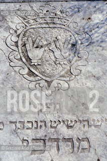 Lido di Venezia,1994. Lantico cimitero ebraico del Lido di Venezia.Geo cimitero ebraismo lapide.Lido of Venice,1994.The Jewish cemetery©Graziano Arici/Rosebud2