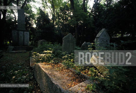 Lido di Venezia,1994. Lantico cimitero ebraico del Lido di Venezia.Geo cimitero ebraismo .lido of Venice,1994.The Jewish cemetery ©Graziano Arici/Rosebud2