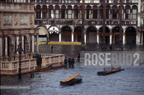 - Venezia. Acqua alta. Geo acqua alta.- Venice.Hight tide ©Graziano Arici/Rosebud2
