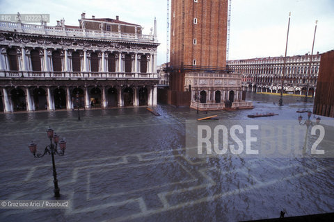 - Venezia. LAcqua alta in Piazza San Marco. Geo acqua alta.- Venice.Hight tide.Saint Marks Square ©Graziano Arici/Rosebud2