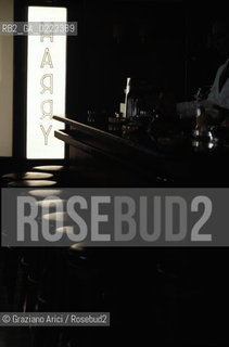 - Venezia. Acqua alta.Harrys bar.Geo acqua alta.- Venice.Hight tide. Harrys bar ©Graziano Arici/Rosebud2