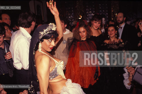 Venezia, 1986.Carnevale. Ballo della stampa a Palazzo Malipiero organizzato da Bruno Tosi. Carnevale Festa Stampa.Venice, 1986. Carnival of Venice. Press Party in the Palazzo Malipiero ©Graziano Arici/Rosebud2