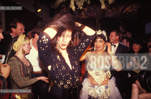 Venezia, 1986.Carnevale. Ballo della stampa a Palazzo Malipiero organizzato da Bruno Tosi. Carnevale Festa Stampa.Venice, 1986. Carnival of Venice. Press Party in the Palazzo Malipiero ©Graziano Arici/Rosebud2