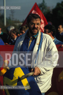 - Portomarghera, Venezia, 1996.Operai del settore chimico in sciopero.Gli operai occupano lautostrada Ve-Pd. POLITICA manifestazione Sciopero lavoro operai autostrada.- Portomarghera, Venice,1996.Strike of the Workers of the chemical sector.Roadblock  ©Graziano Arici/Rosebud2