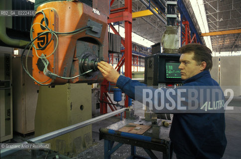 Marghera,(Venezia),1994.Crisi Alutekna.Lavoratori in autogestione: un interno della fabbrica. Politica sciopero lavoro crisi fabbrica Marghera.Marghera,(Venice),1994.Strike of the Aluteknàs workers: a interior room of the factory ©Graziano Arici/Rosebud2