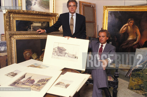 Trieste,1990.Asta degli acquarelli di Hitler. I proprietari della Casa dAste Furio Princivalli e Franco Deboni con gli acquarelli. Asta Hitler acquarelli.Trieste,1990.Auction of the Hitlers paintings water color .The homeowners Furio Princivalli e Franco Deboni with the painting water color ©Graziano Arici/Rosebud2