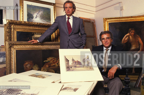 Trieste,1990.Asta degli acquarelli di Hitler. I proprietari della Casa dAste Furio Princivalli e Franco Deboni con gli acquarelli. Asta Hitler acquarelli.Trieste,1990.Auction of the Hitlers paintings water color .The homeowners Furio Princivalli e Franco Deboni with the painting water color ©Graziano Arici/Rosebud2