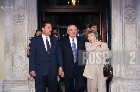 Venezia,1990. Lex presidente URSS e Premio Nobel per la pace Michail Gorbaciov con la moglie Raissa. Politica presidente ritratto Urss.Venice,1990. The Politician and Nobel Peace Prize Michail Gorbaciov with his wife Raissa ©Graziano Arici/Rosebud2