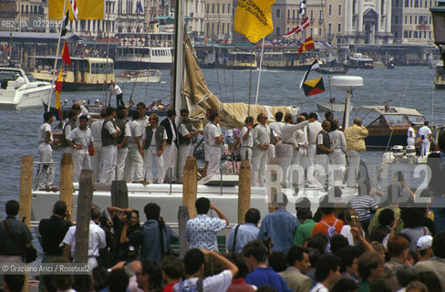 - Venezia,1992.Il Moro di Venezia attorniato dalle imbarcazioni.Festa per il rientro dellequipaggio.Competizione Americàs Cup vela sport.- Venice,1992.The Moro of Venice.Celebration of the Moro ©Graziano Arici/Rosebud2