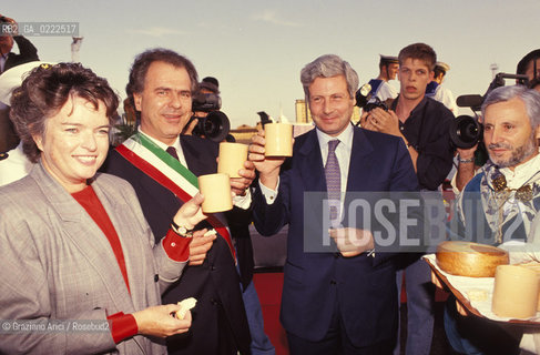 - Ravenna,1992.Festa per il ritorno del Moro di Venezia. l sindaci di Venezia, di Ravenna e di San Diego. Presidente sport  ritratto Vela mayor sindaco.- Ravenna,1992.Ceremony  for the return of the Moro of Venice. The mayors of        Venice,San Diego,Ravenna  ©Graziano Arici/Rosebud2