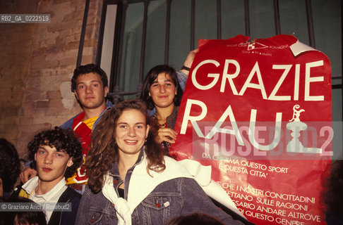- Ravenna,1992.Festa per il ritorno del Moro di Venezia. Ritratto di alcuni fans.Sport vela competizione Americàs Cup.- Ravenna,1992.Party for return of the Moro of Venice.Portrait of the fans  ©Graziano Arici/Rosebud2