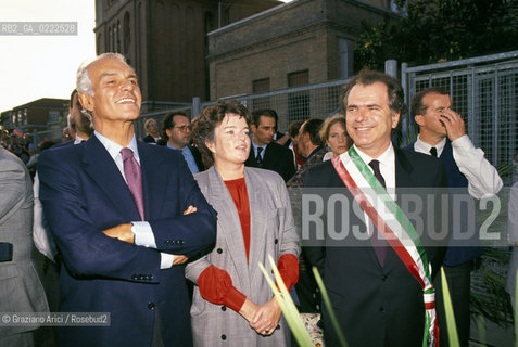 Ravenna,1992.Festa per il ritorno del Moro di Venezia. ll Presidente della Montedison Raul Gardini con il sidaco di Ravenna e il sindaco di San Diego. Presidente sport  ritratto Vela.Ravenna,1992.Ceremony  for the return of the Moro of Venice.The Montedison President Raul Gardini with the San Diego mayor and Ravenna mayer ©Graziano Arici/Rosebud2
