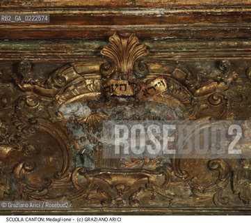 Nome:..SINAGOGA DELLA SANTA COMUNITÀ CANTON : MEDAGLIONE LIGNEO CON RAFFIGURAZIONE DELLA CADUTA DELLE PIETRE ROVENTI  ....Localizzazione:..VENEZIA / CANNAREGIO / CAMPO DEL GHETTO NOVO SINAGOGA DELLA SANTA COMUNITÀ CANTON / SCUOLA CANTON  ..VENICE / CANNAREGIO / CAMPO GHETTO NOVO  SYNAGOGUE OF THE SACRED COMMUNITY OF CANTON  / SCUOLA CANTON   ..Soggetto:..MEDAGLIONE LIGNEO CON RAFFIGURAZIONE DELLA CADUTA DELLE PIETRE ROVENTI   ..WOODEN MEDAILLON WITH REPRESENTATION OF THE HAILSTORM OF ROCKS     ..Cronologia:..SEC. XVIII SECONDA METÀ /1780 ca. ..XVIIth CENTURY / 1780 about  ..Autore:......Stile:..BAROCCO  ..BAROQUE   ..Editori Stampatori:......Committenza:..EBREI DI ORIGINE PROVENZALE DI RITO ASHKENAZITA  ..FRENCH ASHKENAZI JEWS   ..Materia e Tecnica:..LEGNO INTAGLIATO E DORATO / DIPINTI A TEMPERA  ..CARVED AND GILT WOOD / TEMPERA PAINTINGS  ..Collocazione:......Note:......Riproduzione Fotografica:..Graziano Arici/Rosebud2  ....Copyright:..Graziano Arici/Rosebud2/  ....Data:..1994....Costo:..A....Key:..CHIESA   ..CHURCH  ..