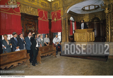 Caption: Nome:..SINAGOGA DELLA SANTA COMUNITÀ CANTON : INTERNO VERSO LA BIMÀ  ....Localizzazione:..VENEZIA / CANNAREGIO / CAMPO DEL GHETTO NOVO SINAGOGA DELLA SANTA COMUNITÀ CANTON / SCUOLA CANTON  ..VENICE / CANNAREGIO / CAMPO GHETTO NOVO  SYNAGOGUE OF THE SACRED COMMUNITY OF CANTON  / SCUOLA CANTON   ..Soggetto:..INTERNO VERSO LA BIMÀ  CERIMONIA..INTERIOR TOWARDS THE BIMAH  ..Cronologia:..SEC. XVI SECONDO QUARTO /1532   ..XVIth CENTURY  /1532   ..Autore:......Stile:..BAROCCO  ..BAROQUE   ..Editori Stampatori:......Committenza:..EBREI DI ORIGINE PROVENZALE DI RITO ASHKENAZITA  ..FRENCH ASHKENAZI JEWS   ..Materia e Tecnica:......Collocazione:......Note:......Riproduzione Fotografica:..Graziano Arici/Rosebud2  ....Copyright:..Graziano Arici/Rosebud2/  ....Data:..1994....Costo:..A....Key:..CHIESA   ..CHURCH