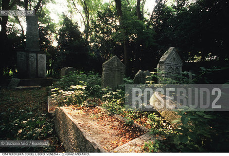 Nome:..CIMITERO EBRAICO DEL LIDO DI VENEZIA: LAPIDI  ....Localizzazione:..GHETTO / LIDO DI VENEZIA / CIMITERO EBRAICO  ..LIDO OF VENICE / JEWISH CEMETERY   ..Soggetto:.. TOMBE / LAPIDI  ..GRAVES / TOMBSTONES  ..Cronologia:......Autore:......Stile:......Editori Stampatori:......Committenza:......Materia e Tecnica:..MARMO  ..MARBLE   ..Collocazione:......Note:......Riproduzione Fotografica:..Graziano Arici/Rosebud2  ....Copyright:..Graziano Arici/Rosebud2/  ....Data:..1994....Costo:..A....Key:....