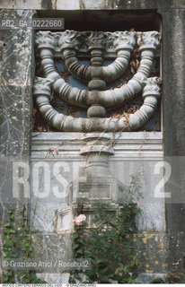 Caption: Nome:..CIMITERO EBRAICO DEL LIDO DI VENEZIA: LAPIDI  ....Localizzazione:..GHETTO / LIDO DI VENEZIA / CIMITERO EBRAICO  ..LIDO OF VENICE / JEWISH CEMETERY   ..Soggetto:..TOMBE / LAPIDI  DOPO IL RESTAURO (1999) MENORAH..GRAVES / TOMBSTONES  ..Cronologia:......Autore:......Stile:......Editori Stampatori:......Committenza:......Materia e Tecnica:..MARMO  ..MARBLE   ..Collocazione:......Note:......Riproduzione Fotografica:..Graziano Arici/Rosebud2  ....Copyright:..Graziano Arici/Rosebud2/  ....Data:..2000....Costo:..A....Key: