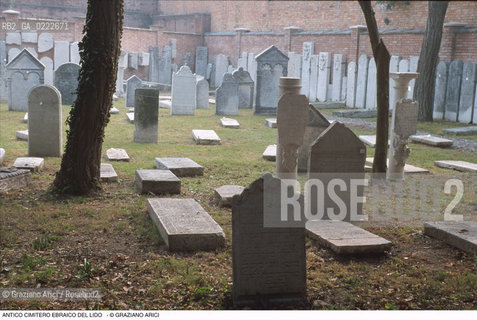 Caption: Nome:..CIMITERO EBRAICO DEL LIDO DI VENEZIA: LAPIDI  ....Localizzazione:..GHETTO / LIDO DI VENEZIA / CIMITERO EBRAICO  ..LIDO OF VENICE / JEWISH CEMETERY   ..Soggetto:..TOMBE / LAPIDI  DOPO IL RESTAURO (1999)..GRAVES / TOMBSTONES  ..Cronologia:......Autore:......Stile:......Editori Stampatori:......Committenza:......Materia e Tecnica:..MARMO  ..MARBLE   ..Collocazione:......Note:......Riproduzione Fotografica:..Graziano Arici/Rosebud2  ....Copyright:..Graziano Arici/Rosebud2/  ....Data:..2000....Costo:..A....Key:
